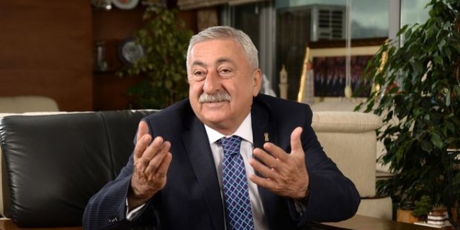 TESK Genel Ba�kan� emeklilikte ya�a tak�lanlar i�in kolayl�k istedi