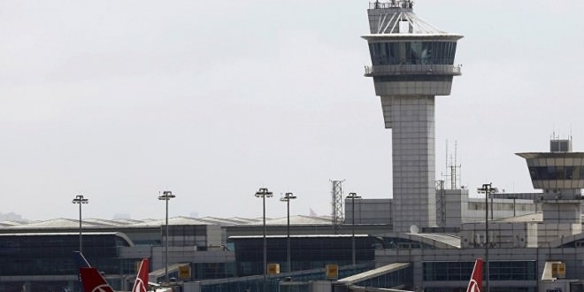 Atatürk Havalimanı'nda uçağa otobüs çarptı