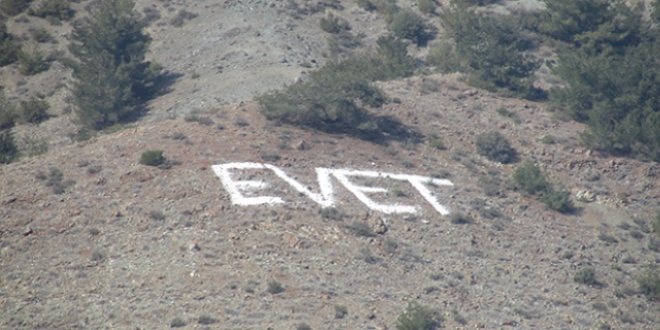 Erdo�an'a destek i�in da�a 'Evet' yazd�lar