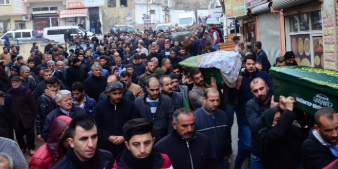 'Mezuniyet kutlayacağımız yerde cenazeye katılıyoruz'