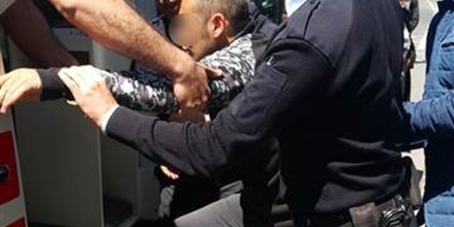 Emekli polis, eve giren hırsızları yakalattı