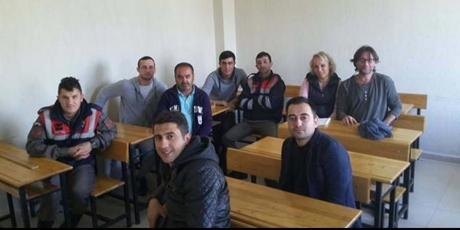 Kütüphanenin kaloriferini kadın müdür yakıyor