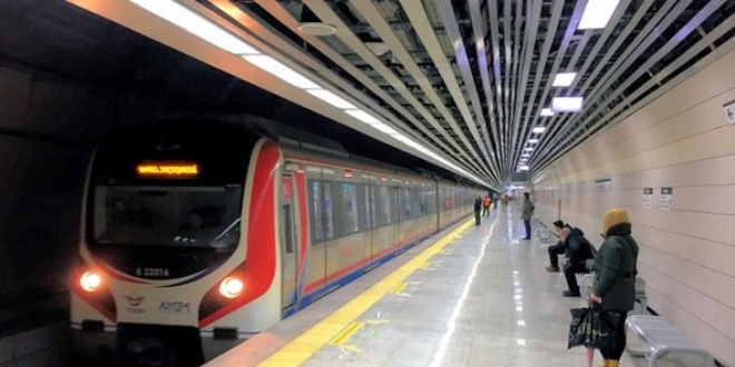 Marmaray'da teknik arıza nedeniyle aksama yaşanıyor