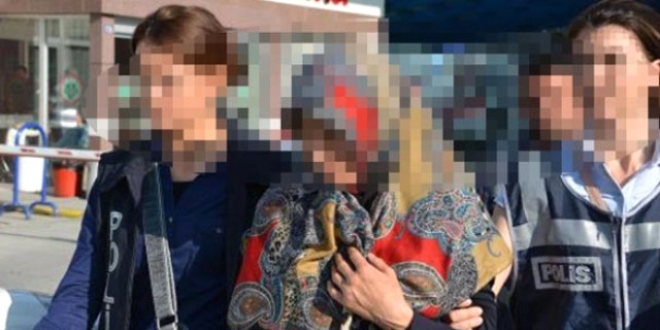 Nevşehir'de adliyeye sevk edilen 2 kadın FETÖ'den tutuklandı