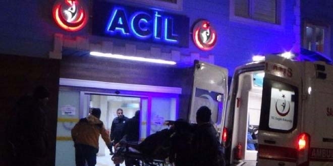 'Dur' ihtarına uymayan araç polise çarptı: 1 şehit