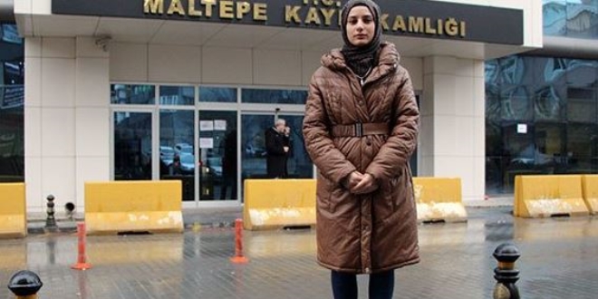 Lise öğrencisini minibüste darp ettiği iddia edilen kadın adliyede