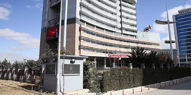 CHP genel merkezi önüne zırhlı nöbet kulübesi koyuldu