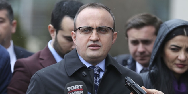 'CHP'nin bu tavrını, tırnak içerisinde, ayakta alkışlıyoruz'