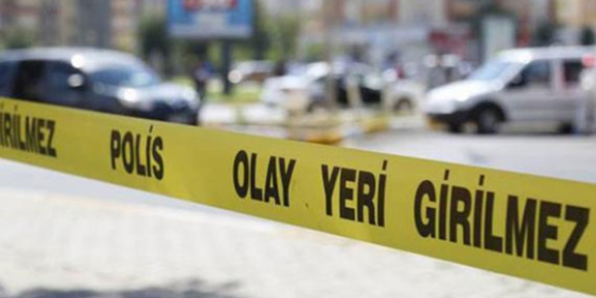 Tartıştıkları adamı binadan aşağı attılar!