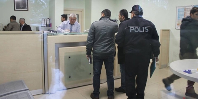 FETÖ'ye adın karıştı diyen soygunculara, 14 bin lira kaptırdı