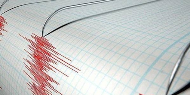 �anakkale'de 4,6 b�y�kl���nde deprem