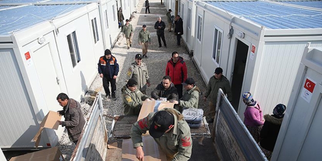 Çanakkale'de depremin yaraları sarılıyor