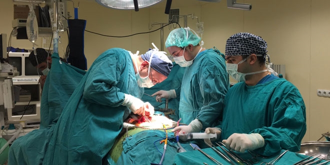 24 saatte 13 ameliyat yaptılar