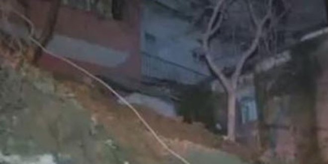 Şişli'de istinat duvarı çöktü! Mahalleli sokağa döküldü