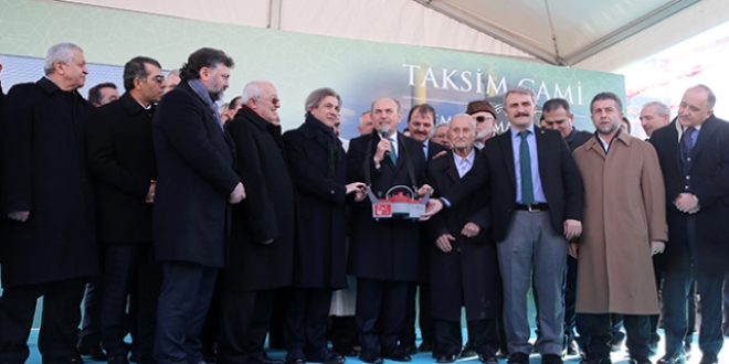 Taksim'e yaplacak caminin temeli atld