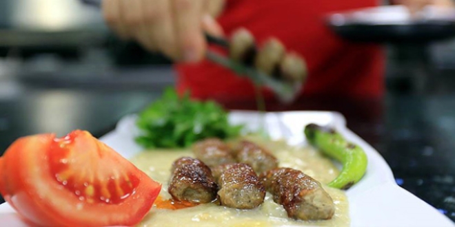 'Yeme-i�meden vazge�medik, kozmetikten k�smad�k'