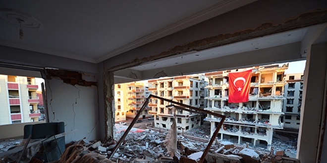 Viranşehir'de terör saldırısının izleri siliniyor