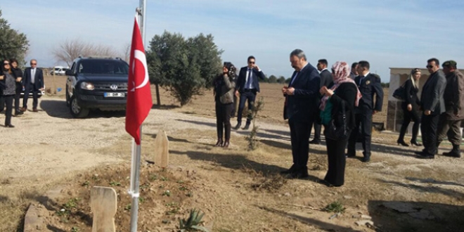 Aynı mahallenin 5 şehidi anıldı