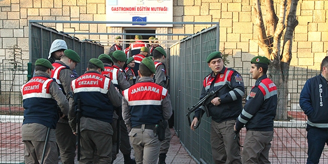 Tutuklu eski binbaşıdan 'çelişkili ifade'