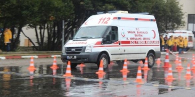 Bartın'da 'ambulans sürüş tekniği' eğitimi verildi