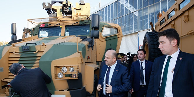 Milli Savunma Bakanı Işık BMC'yi ziyaret etti