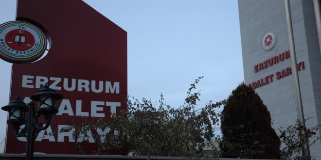 4 eski öğretmenin yargılandığı davada 2'si tahliye edildi