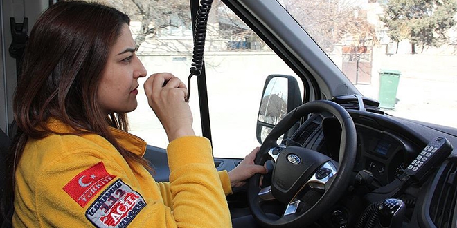 'Acilin melekleri' ya�ama yol a�mak i�in siren �al�yor