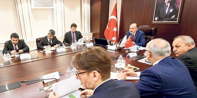 Bakan'dan işsizliğe çözüm seferberliği