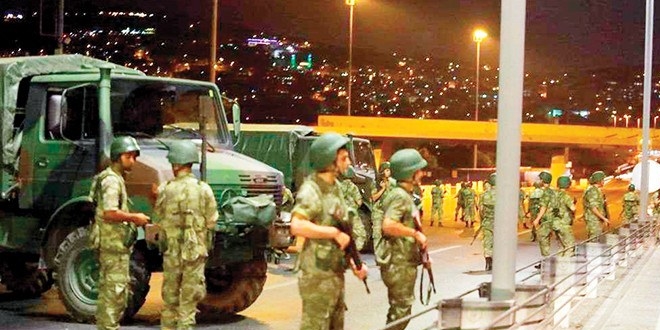 Harbiyelilere SMS'li darbe çağrısı