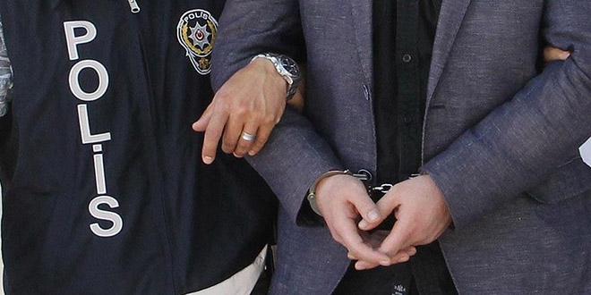 FET�'den aranan bir emekli emniyet m�d�r�  yakaland�