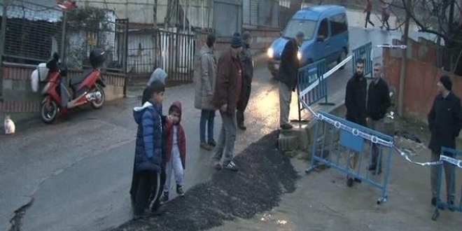 İstanbul'da çatlaklar nedeniyle 3 bina boşaltıldı