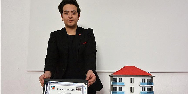 Lise öğrencisi eğrelti otuyla suyu arıttı