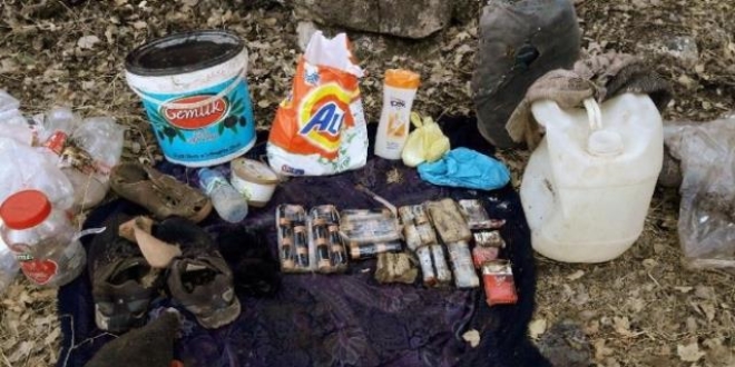 Batman'da PKK'ya ait yaşam malzemesi ele geçirildi