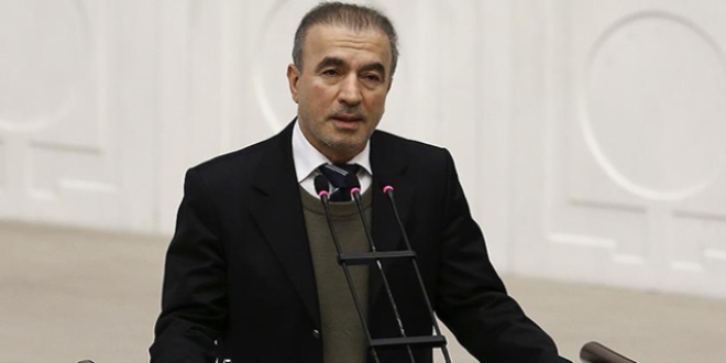 'Bozkurt işaretiyle sempati bildirimine karşılık verdi'