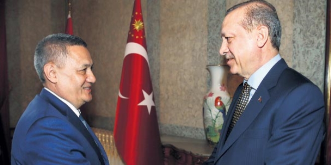 Pakistan'da Ruhani ile kritik görüşme