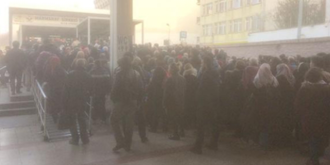 �stanbulda vapurlar durdu, yolcular say�yla al�n�yor