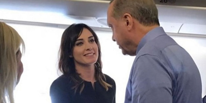 Cumhurba�kan� Erdo�an, Nazl� �elik'e sigaray� b�rakt�rd�