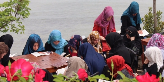 'İrtica' yaftasına maruz kalan memurlar işinden oldu