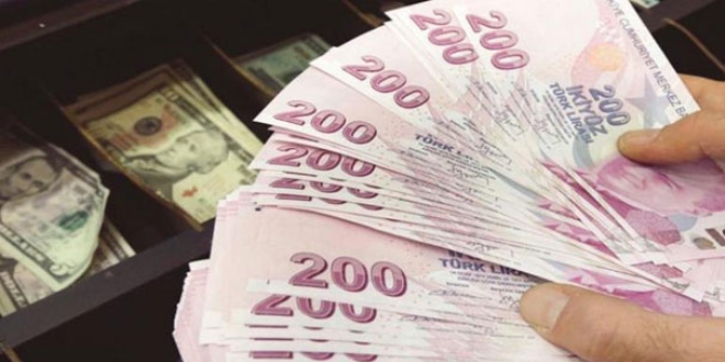 'Fitch kararının ardından TL yüzde 8 değerlendi'