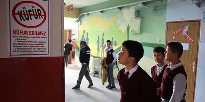 Edirne'de bir okulda 'kfrsz hava sahas'