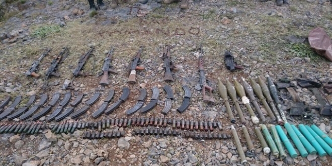 Hakkari'de terör örgütüne ait malzemeler ele geçirildi