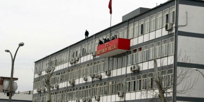 �at�dan atlamak isteyen ki�iyi vali ikna etti