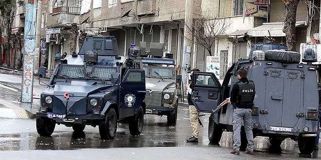 Diyarbakr'da iki ilede sokaa kma yasa ilan edildi