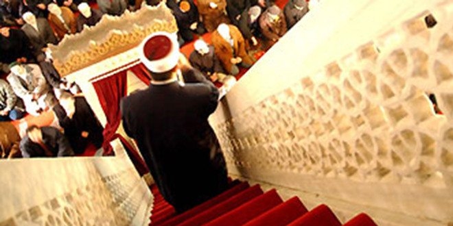 Asistan hutbede ettiği dua nedeniyle üniversiteden atıldı