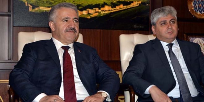 'Da�lar� deviririz, t�nelleri deleriz, denizlerin alt�ndan ge�eriz'