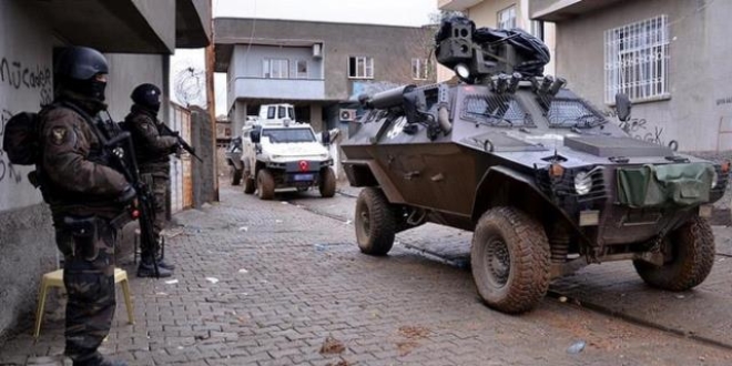 Van'da g�steri ve y�r�y��lere ge�ici yasak getirildi