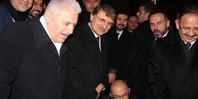 Başbakan ile ayakkabı boyacısı arasında güldüren diyalog