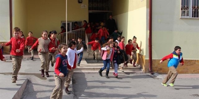 Ad�yaman'�n Samsat il�esinde okullara 2 g�n ara verildi