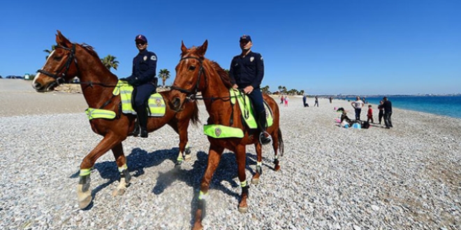 Sahillerinin g�venli�i 'atl� polislere' emanet