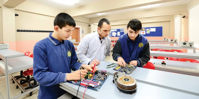 'Meslek lisesi öğrencileri teknisyen olarak mezun olacak'